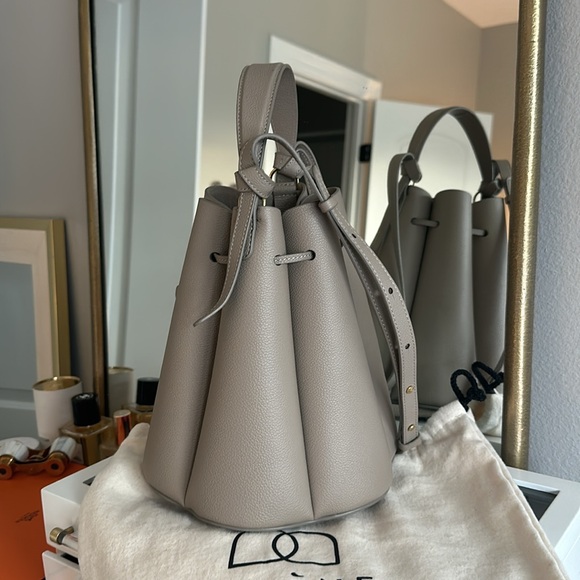 Numéro Huit - EDITION TEXTURED TAUPE - LARGE SIZE - Picture 2 of 7